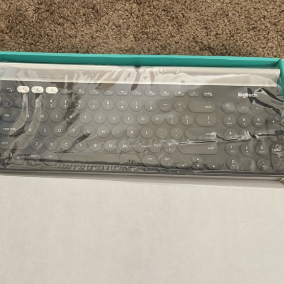 Multi-device K780 wireless keyboard | Logitech | Bluetooth keyboard - Picture 10 of 15